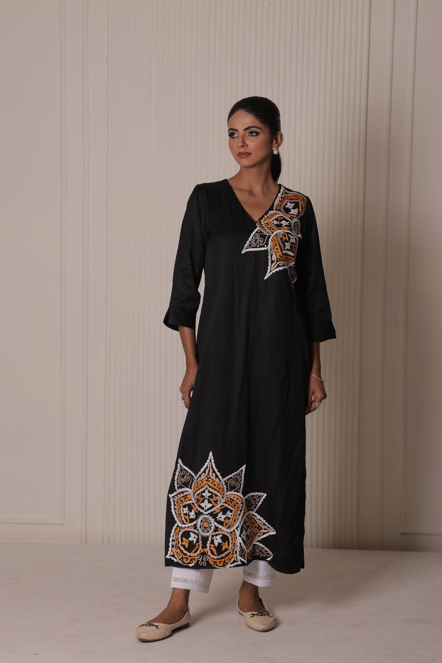 MEHEK-E-SIYAH