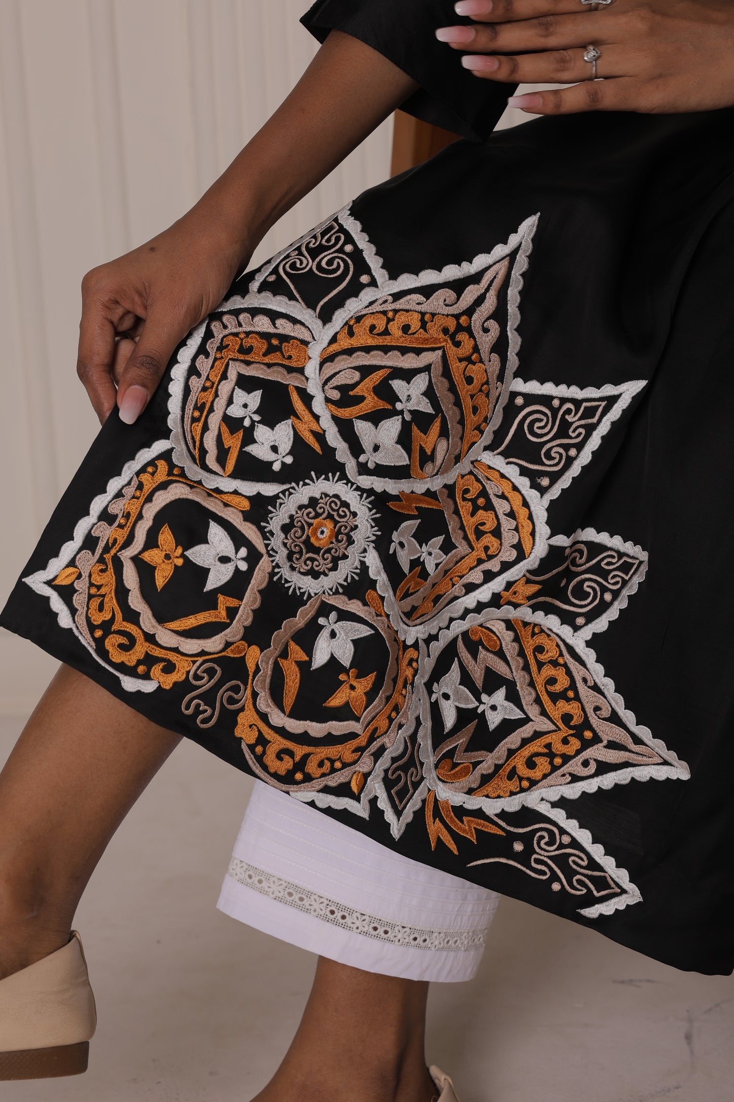 MEHEK-E-SIYAH