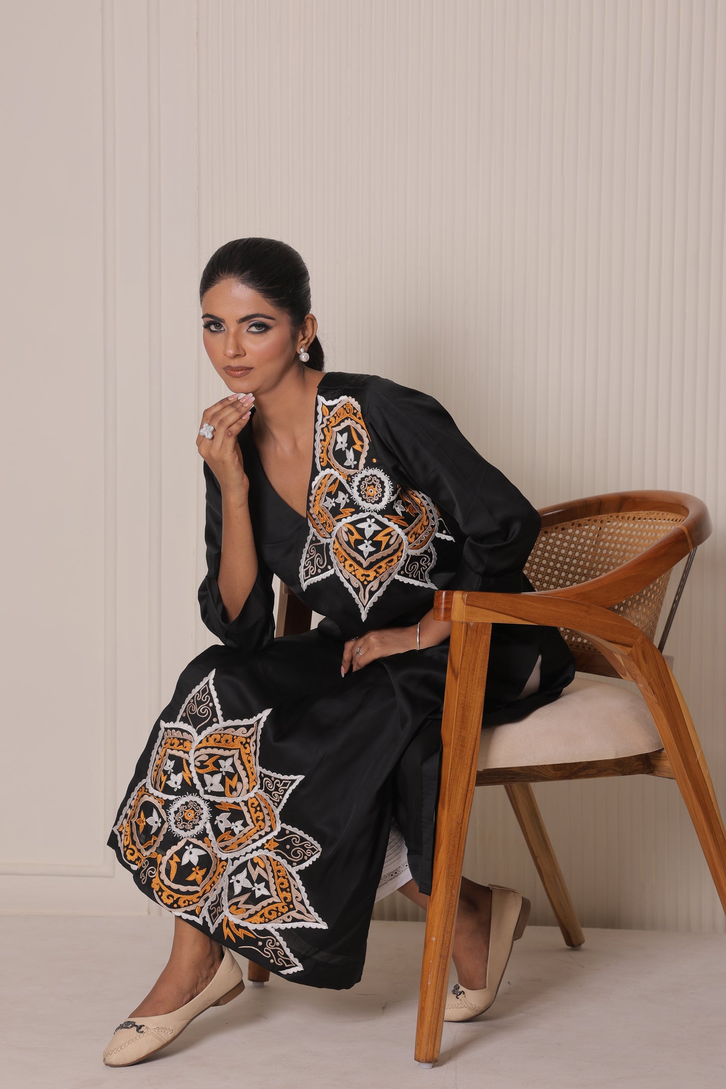 MEHEK-E-SIYAH