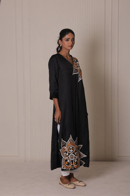 MEHEK-E-SIYAH